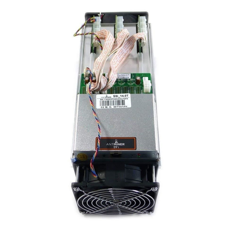 Se modèle d'Antminer S9 16ème/17ème de Bitmain extrayant l'algorithme Sha-256 avec un Hashrate maximum de 16th/S